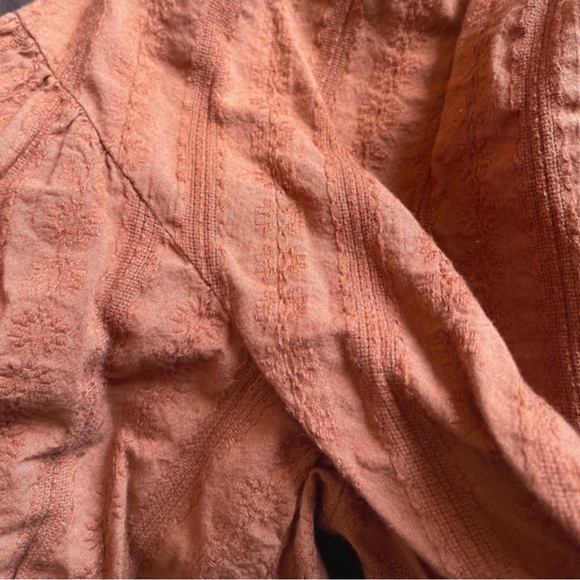 Cropped Top - Picture 2 of 3